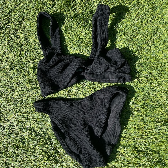 Hunza G Bikini Set - Picture 2 of 6